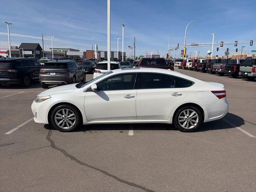 Blizzard Pearl 2015 Toyota Avalon XLE Premium