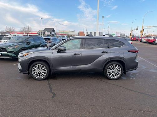 2024 Toyota Highlander Platinum