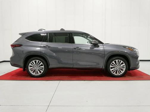2024 Toyota Highlander Platinum
