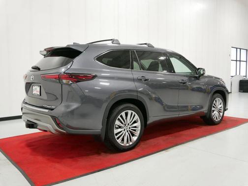 2024 Toyota Highlander Platinum