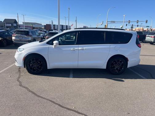 2022 Chrysler Pacifica Limited