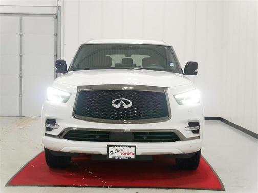 2022 INFINITI QX80 Luxe