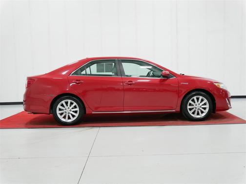 2014 Toyota Camry Hybrid XLE