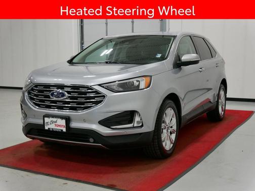 Silver Metallic 2022 Ford Edge Titanium