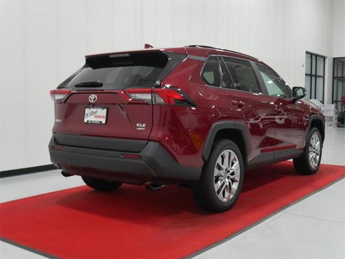 2025 Toyota RAV4 XLE Premium