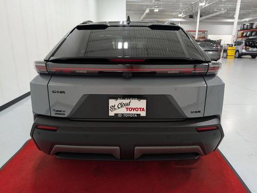 Cement W/Midngt 2026 Toyota C-HR XSE