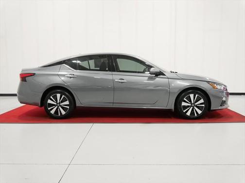 2020 Nissan Altima 2.5 SV