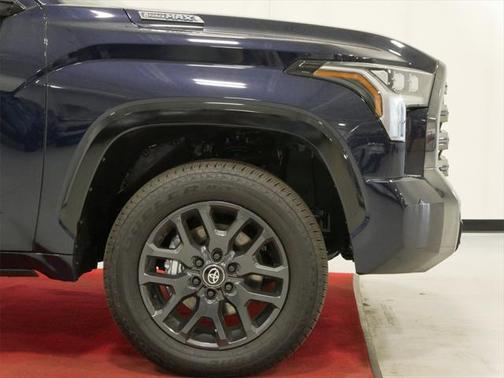 2025 Toyota Tundra Hybrid Platinum