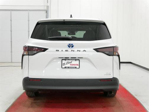 2023 Toyota Sienna XLE