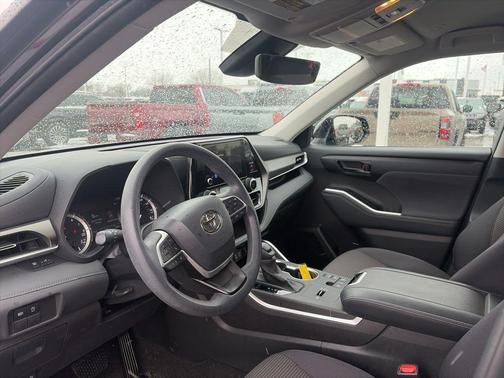 Midnight Black Metallic 2023 Toyota Highlander L