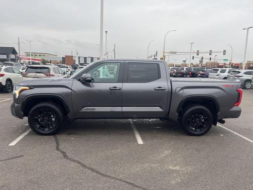 2025 Toyota Tundra Hybrid Platinum