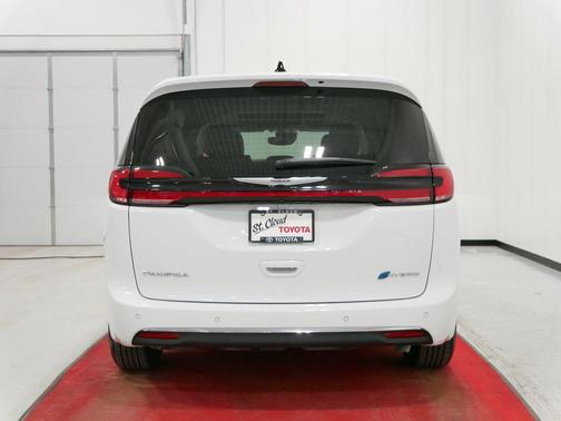 2023 Chrysler Pacifica Hybrid Limited