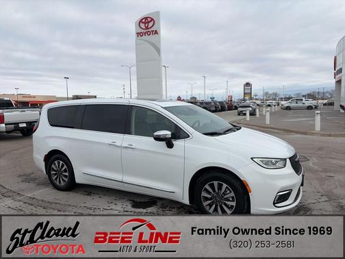 2023 Chrysler Pacifica Hybrid Limited