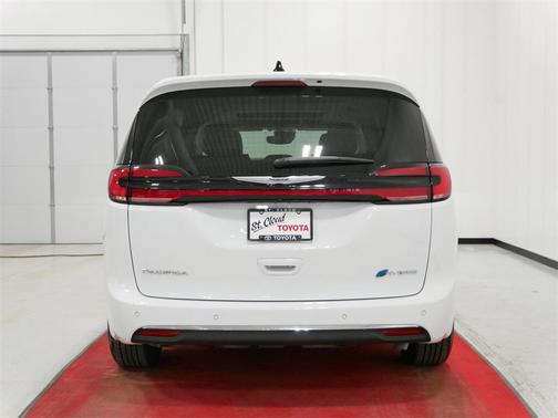 2023 Chrysler Pacifica Hybrid Limited