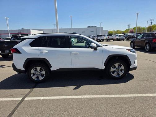 Ice Cap 2025 Toyota RAV4 XLE