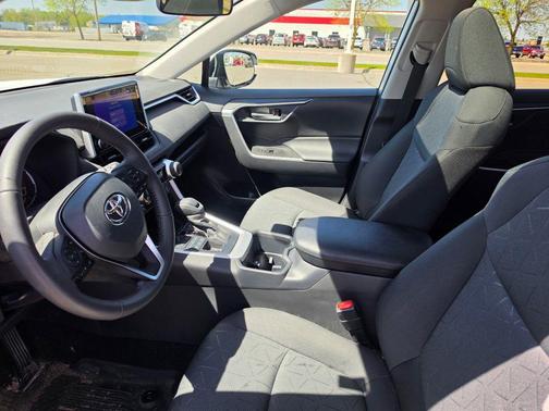 Ice Cap 2025 Toyota RAV4 XLE
