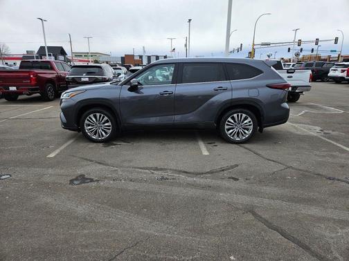 2024 Toyota Highlander Platinum