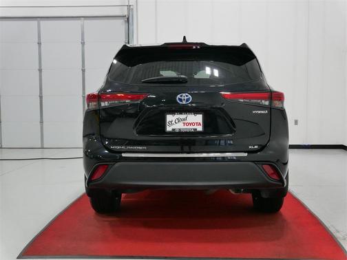 2023 Toyota Highlander Hybrid XLE