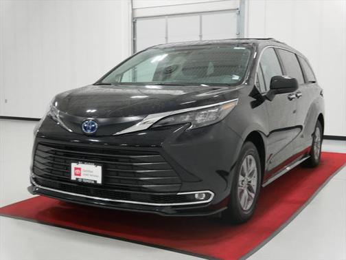 2024 Toyota Sienna XLE 7 Passenger