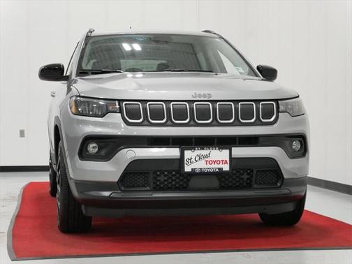 2022 Jeep Compass Latitude Lux