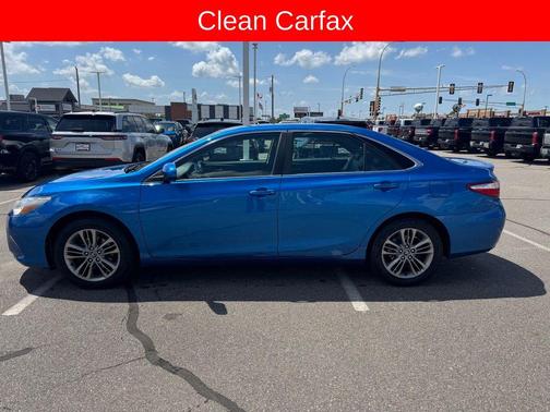Blue Streak Metallic 2017 Toyota Camry SE