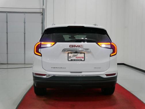 Summit White 2024 GMC Terrain SLT