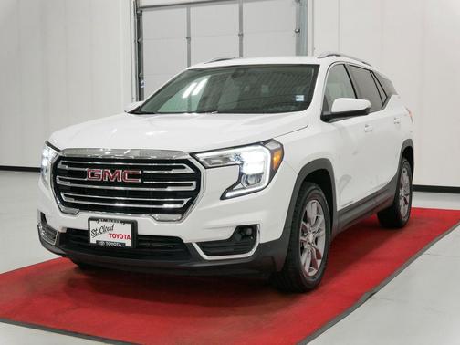 Summit White 2024 GMC Terrain SLT