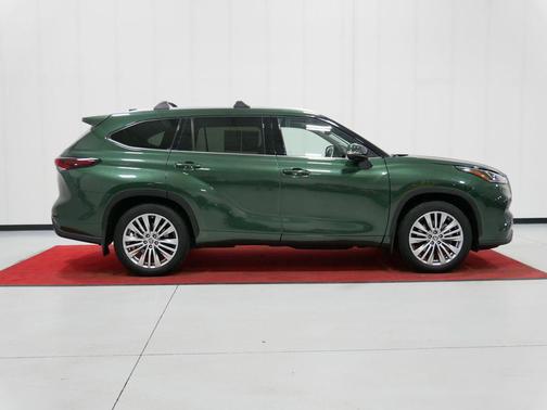 2024 Toyota Highlander Platinum