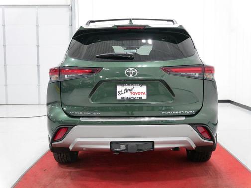 2024 Toyota Highlander Platinum