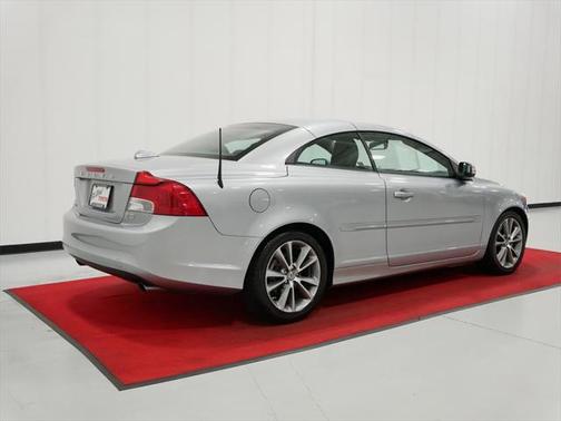 2011 Volvo C70 T5