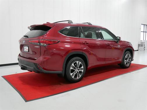 2021 Toyota Highlander Hybrid XLE