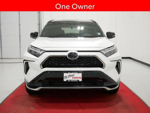Wind Chill Pearl/Midnight Black Metallic 2025 Toyota RAV4 Hybrid SE