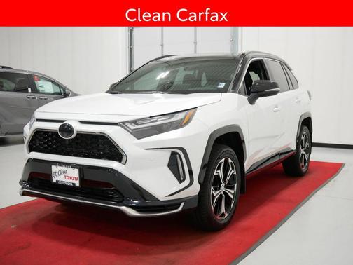 Wind Chill Pearl/Midnight Black Metallic 2025 Toyota RAV4 Hybrid SE