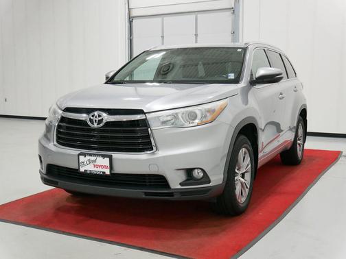 Silver Sky Metallic 2015 Toyota Highlander XLE