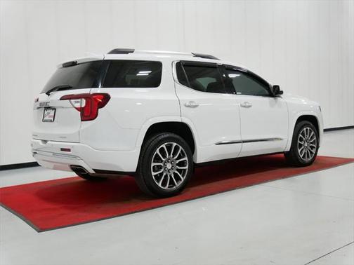 2022 GMC Acadia Denali