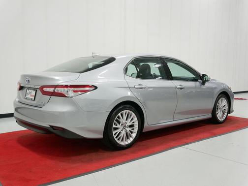 Celestial Silver Metallic 2020 Toyota Camry Hybrid XLE