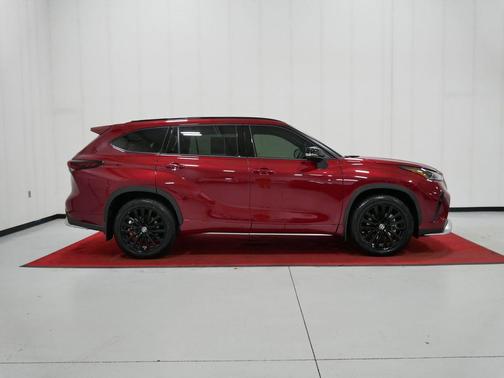 Ruby Flare Pearl 2024 Toyota Highlander XSE