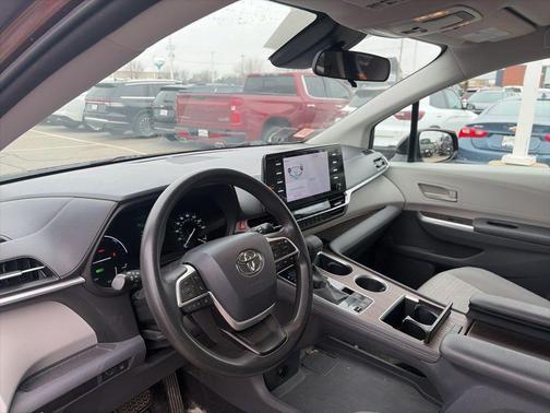 2021 Toyota Sienna LE