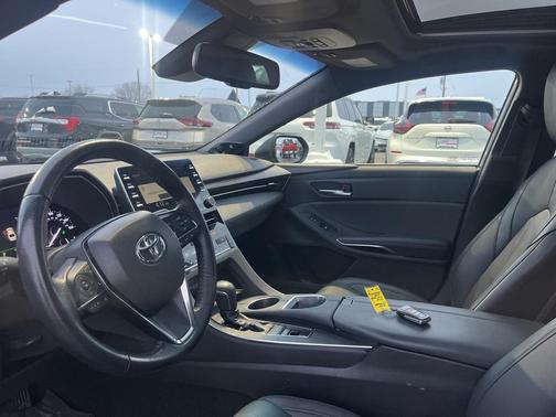 2019 Toyota Avalon XLE