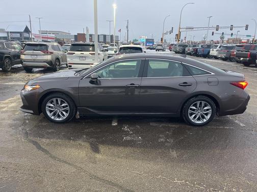 2019 Toyota Avalon XLE