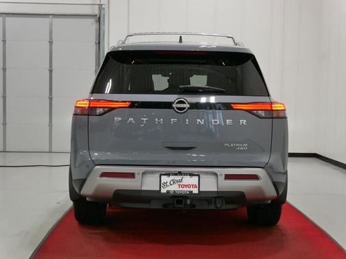 2024 Nissan Pathfinder Platinum 4WD