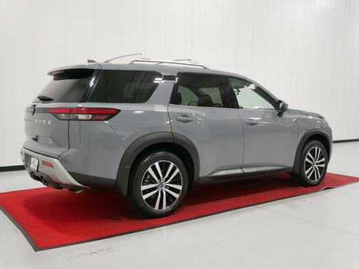 2024 Nissan Pathfinder Platinum 4WD