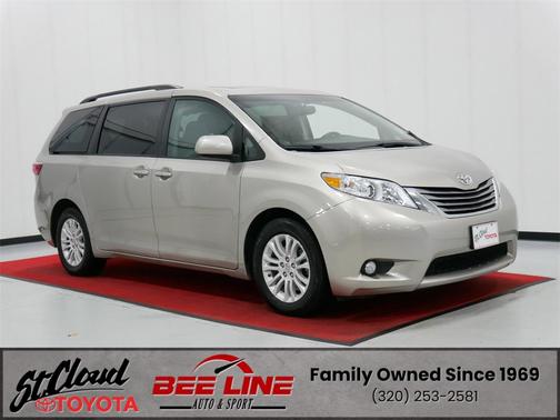 2017 Toyota Sienna XLE