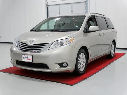 2017 Toyota Sienna XLE