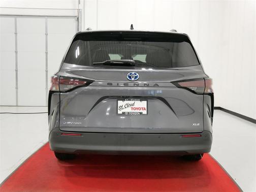 2025 Toyota Sienna XLE 7 Passenger
