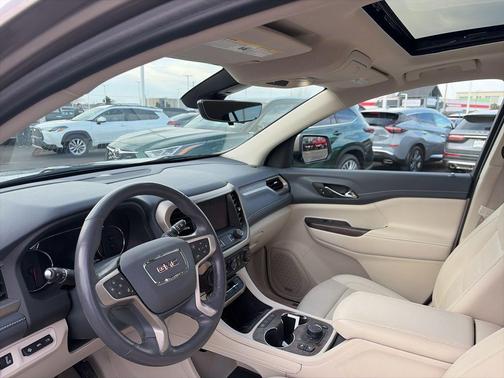 2022 GMC Acadia Denali