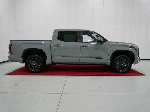 2025 Toyota Tundra Hybrid Platinum