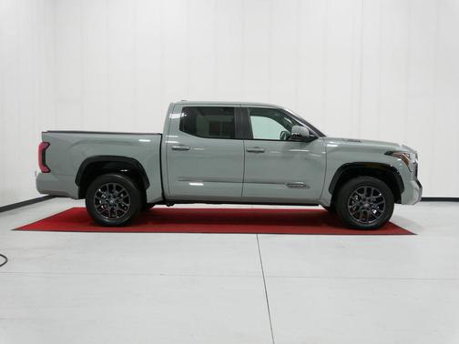 2025 Toyota Tundra Hybrid Platinum