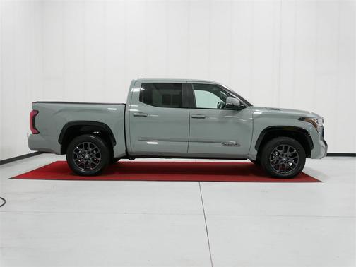 2025 Toyota Tundra Hybrid Platinum