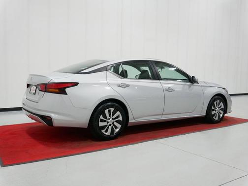 2022 Nissan Altima S FWD